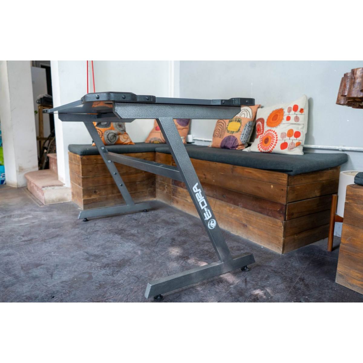 Bàn E-DRA Z Tank - v2